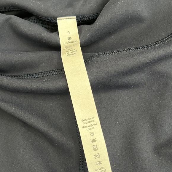 Lululemon Crop - Picture 5 of 11